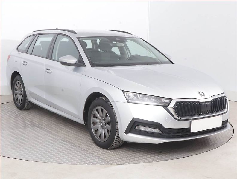 Škoda Octavia (2022) Ambition 2.0 TDI, ČR,1.maj - fotografie inzerátu