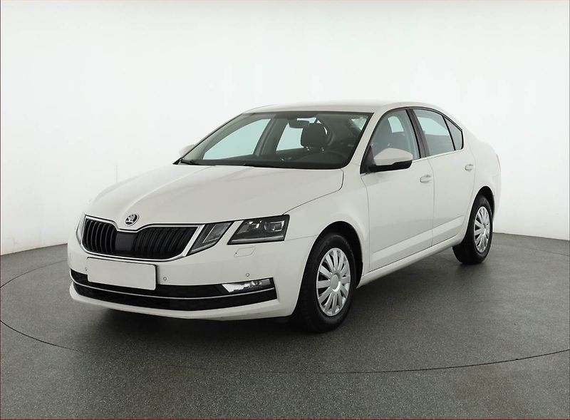 Škoda Octavia (2019) 1.6 TDI, Tempomat - fotka 2 z 15