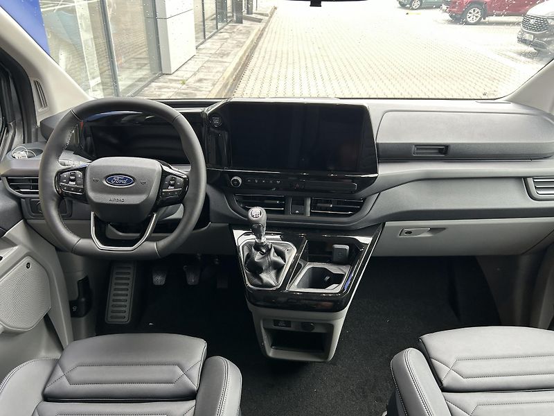 Ford Tourneo Custom Titanium L2 2.0 EcoBlue 110 kW - fotka 13 z 36