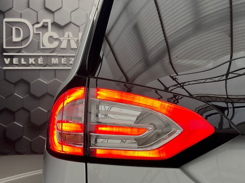 Ford Galaxy 2.5 HEV TITANIUM 7 míst - fotka 37 z 70