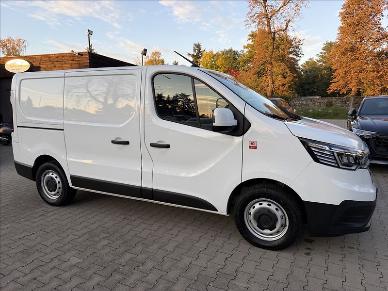 Renault Trafic L1H1 Red - fotka 4 z 23