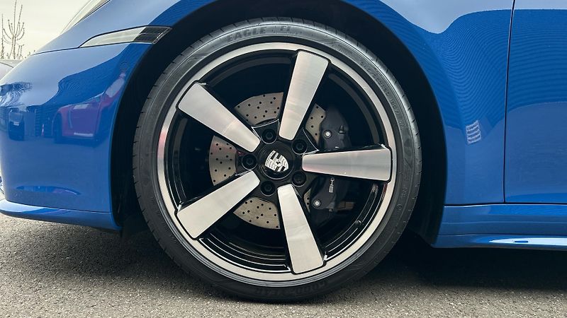 Porsche 911 Carrera - fotka 9 z 29