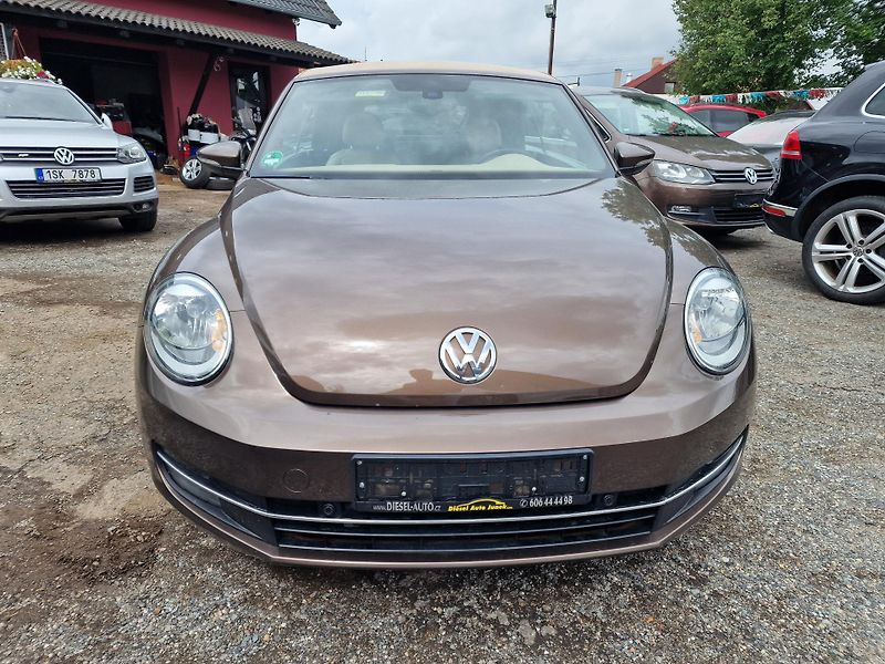 Volkswagen Beetle CABRIO 2,0TDI DESIGN - fotka 8 z 22