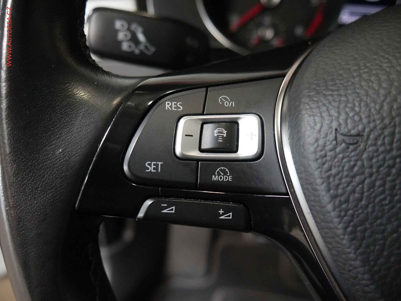 Volkswagen Passat (2018) 2.0TDi, LED, navi - fotka 20 z 27