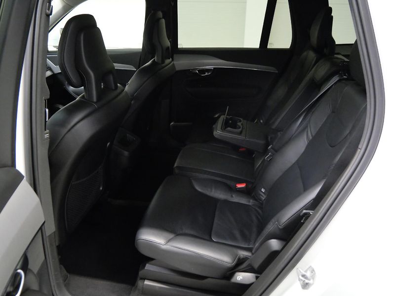 Volvo XC90 - fotka 25 z 27