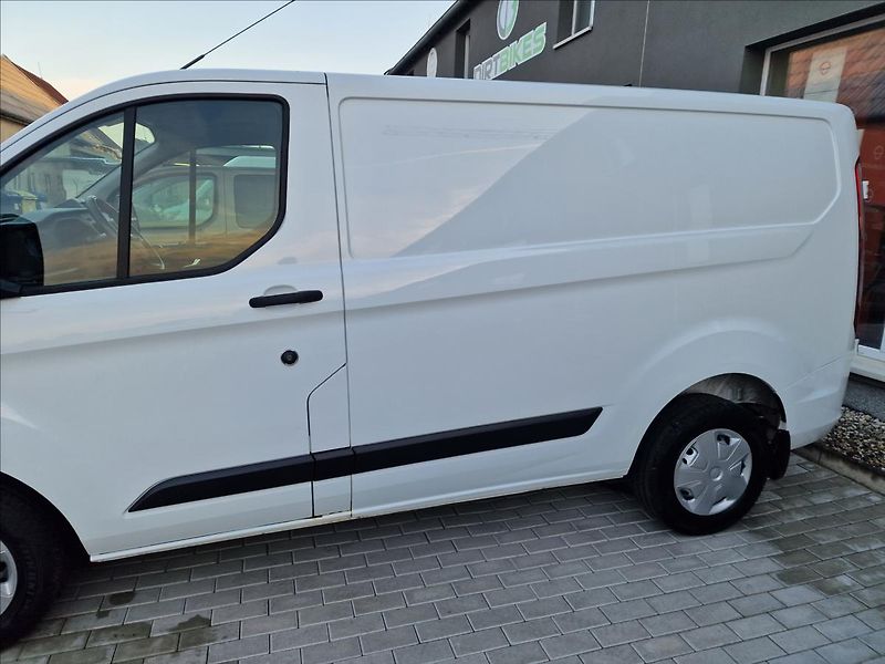 Ford Transit Custom 2.0TDCi Trend L1,ČR,1.Majitel - fotka 40 z 44