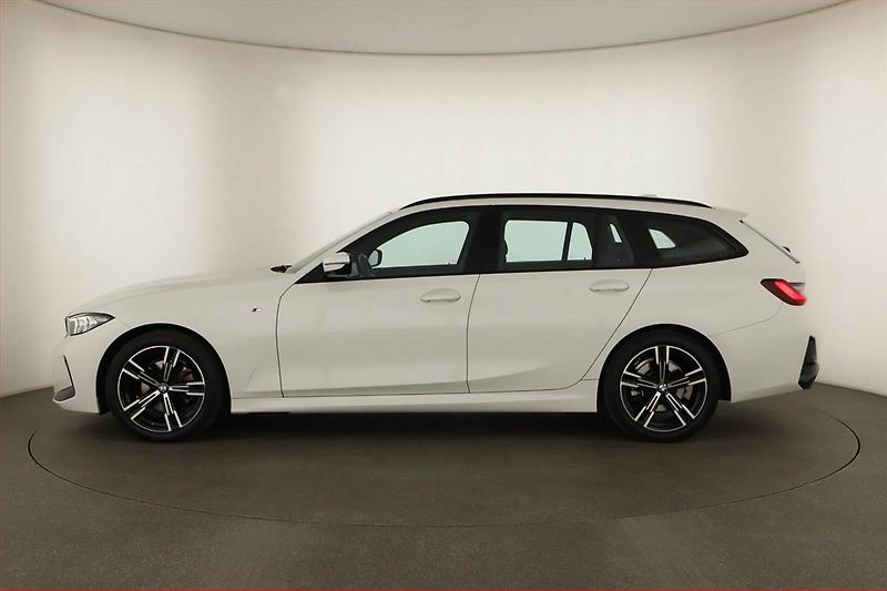 BMW Řada 3 (2022) 320 d xDrive - fotka 3 z 21