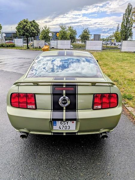 Ford Mustang GT 4,6 V8 - fotka 6 z 13