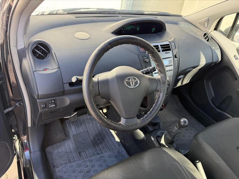 Toyota Yaris 1,3 Terra Cool - fotka 7 z 13