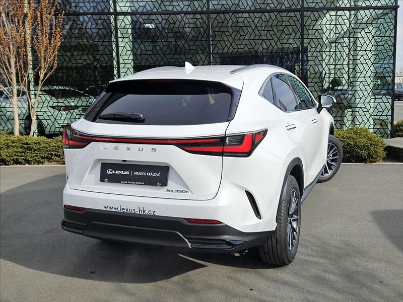 Lexus NX 350h 2,5 Executive - fotka 6 z 9