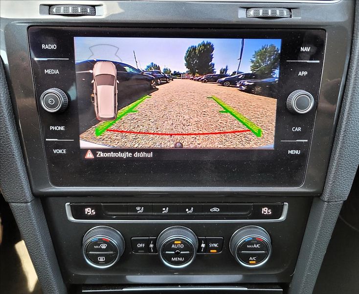 Volkswagen Golf 1,0 TSI,navi,digiklima,acc,alu - fotka 26 z 50
