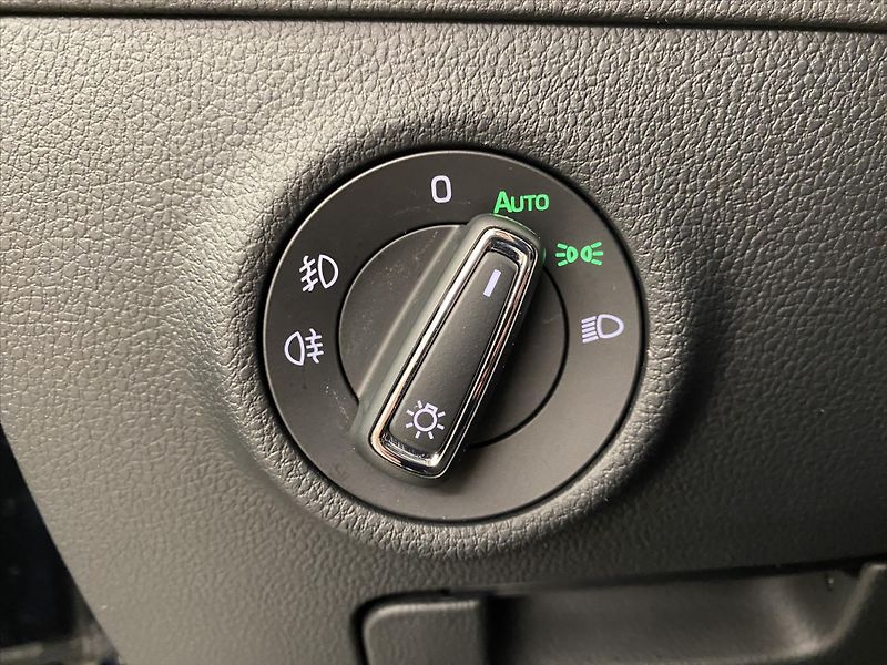 Škoda Superb 2,0 TDI 147kW DSG Style - fotka 19 z 29