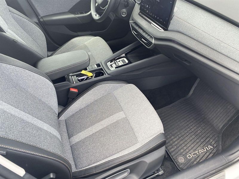 Škoda Octavia (2025) 1.5 TSI DSG Top Selection - fotka 8 z 34