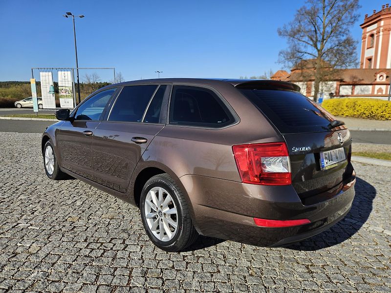 Škoda Octavia (2015) SUPER STAV, 81KW, SPLÁTKY  - fotka 9 z 23