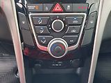 Hyundai i30 (2016) 1.6 CRDI, 2.maj,ČR, servis - náhled 13