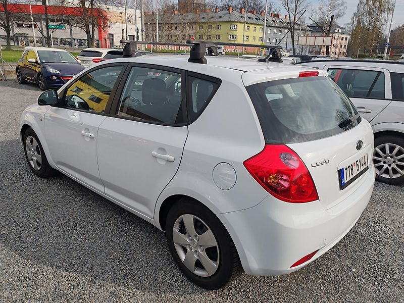 Kia Ceed 1.4 - fotka 4 z 26