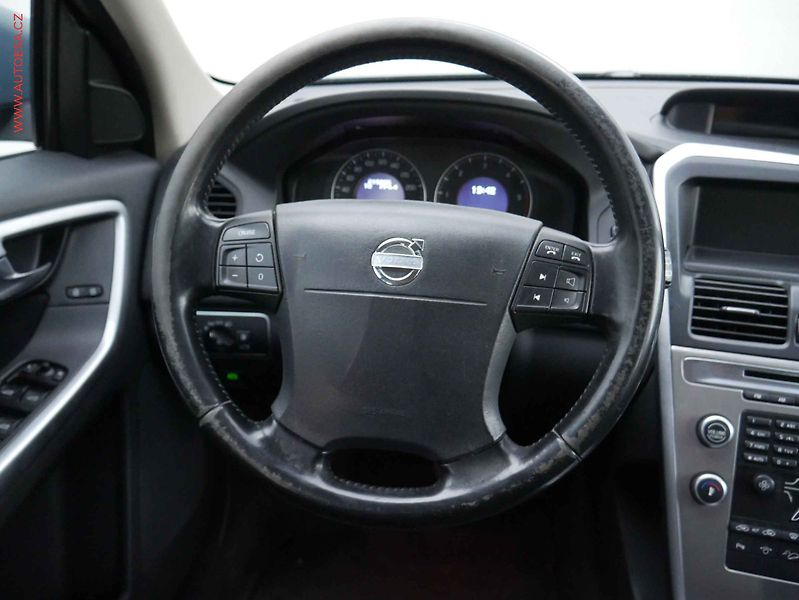 Volvo XC60 (2009) 2.4D AWD, AT, park.čidla - fotka 13 z 15