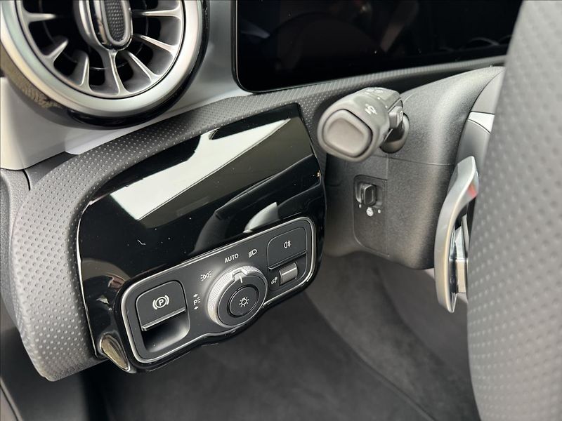 Mercedes-Benz CLA 200d Shooting Brake - fotka 7 z 31