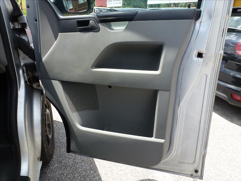 Volkswagen Transporter 2,0 TDI - fotka 24 z 31