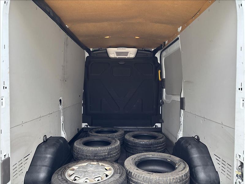Ford Transit 2,0 EcoBlue Trend Chlaďák L2 - fotka 11 z 35