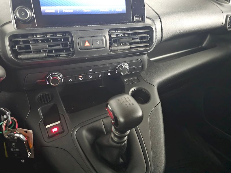 Toyota ProAce City (2024) 1.5D 130k ACTIVE MULTIMEDIA - fotka 15 z 26
