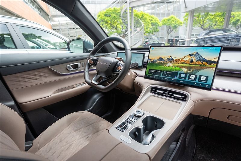 Chery Tiggo 8 PHEV (2025) 1,5 UNIQUE - fotka 5 z 11