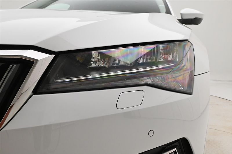 Škoda Superb 2,0 TDI 147 kW DSG 4x4 Style Z - fotka 28 z 30