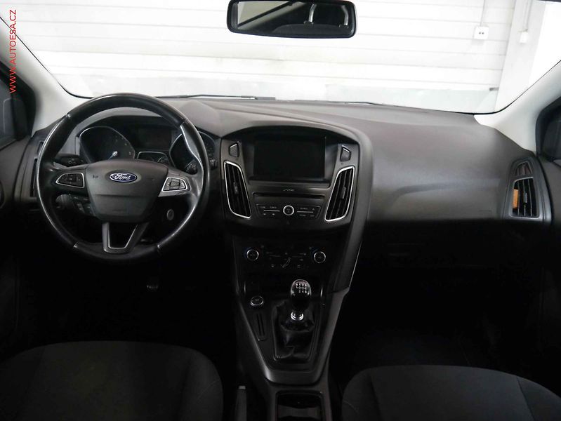 Ford Focus (2018) 1.5 TDCI, Klima - fotka 8 z 17