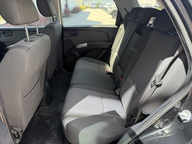 Kia Sportage (2010) 2.0 104KW 4X4 BA/LPG ČR 2.MAJ - fotka 12 z 18