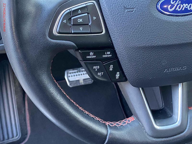 Ford Kuga (2017) 2.0 TDCi 4x4, ST-Line, AT - fotka 13 z 19