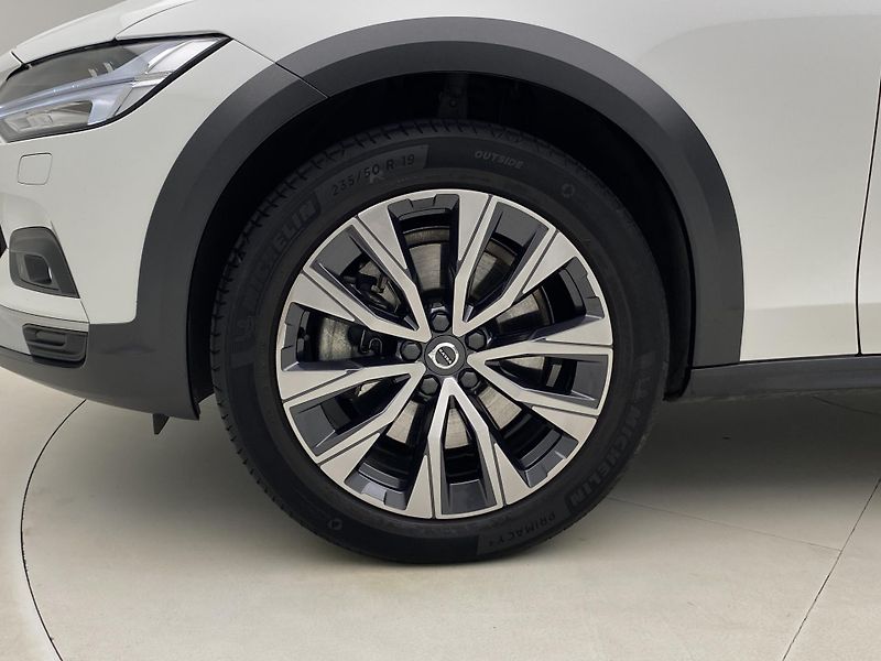 Volvo V90 CC B4 AWD PLUS AUT - fotka 35 z 56