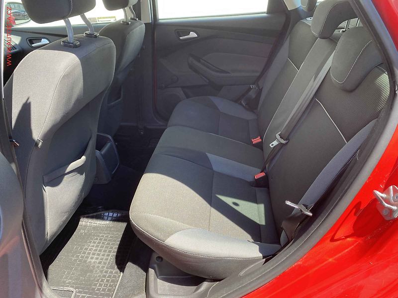 Ford Focus (2012) 1.6 TDCi, ČR, Trend - fotka 10 z 16