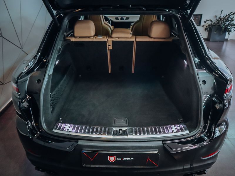 Porsche Cayenne Coupé Platinum - fotka 7 z 34