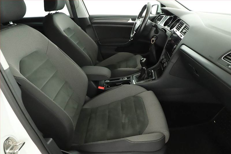 Volkswagen Golf (2019) 1.6 TDI, Tempomat - fotka 7 z 18