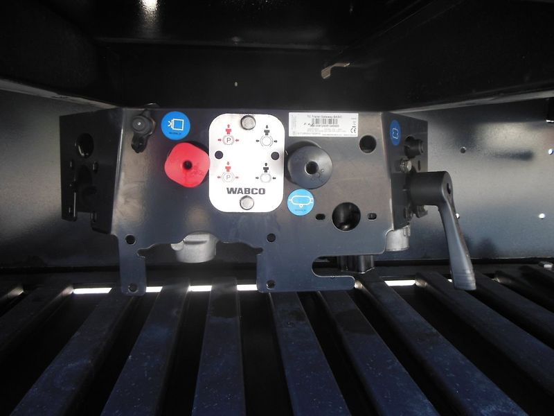 Kögel SN24, ADR, Bočnice, Přizvedává - fotka 9 z 20