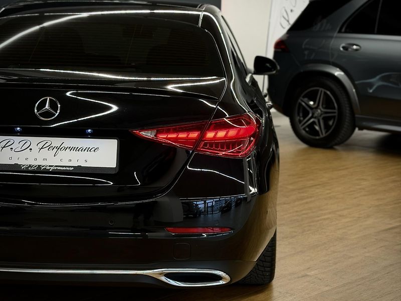 Mercedes-Benz Třídy C (2021) C 220d Avantgarde - fotka 13 z 76