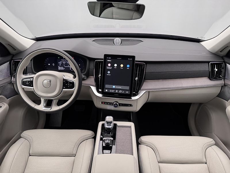 Volvo XC90 (2026) B5 AWD AUT DARK PLUS 7-míst - fotka 2 z 25