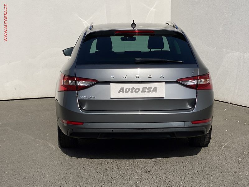 Škoda Superb (2022) 2.0 TDi, Style, DSG, LED - fotka 5 z 19