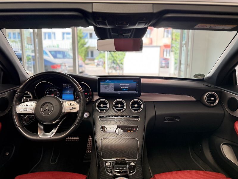 Mercedes-Benz Třídy C (2020) 300d AMG 180 kW - fotka 17 z 33
