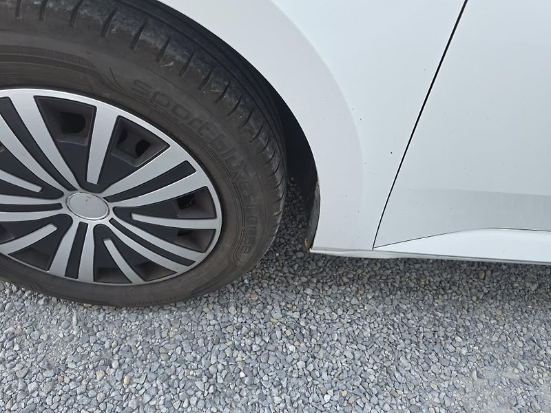 Škoda Superb 2.0 TDI ALCANTRA Led DSG  - fotka 8 z 24