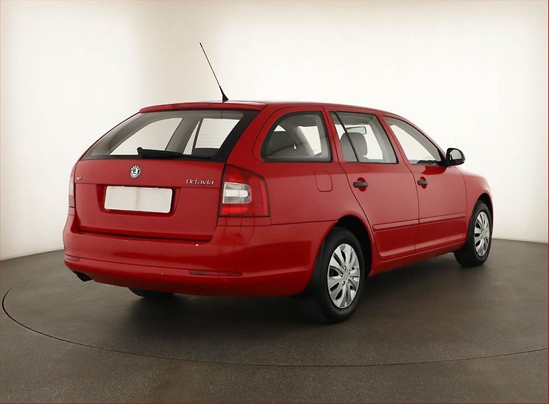 Škoda Octavia (2009) 1.6, nová STK, v provozu - fotka 5 z 11