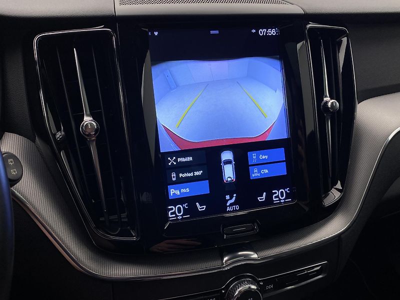 Volvo XC60 B5 AWD R-DESIGN AUT CZ - fotka 47 z 55