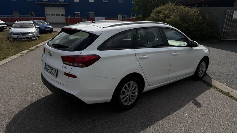Hyundai i30 (2018) 1.6 CRDI 81KW  - fotka 6 z 19