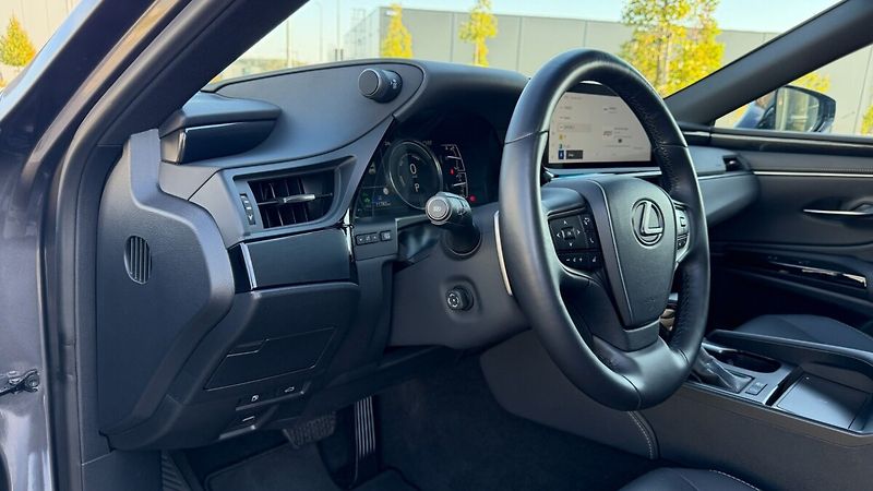 Lexus ES 300h 300H 2,5 HEV LIMITED EDITION - fotka 13 z 26