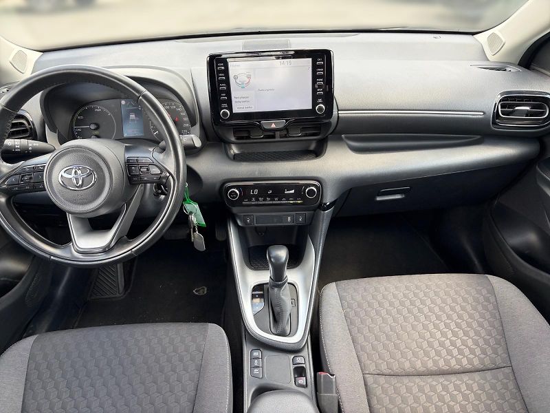 Toyota Yaris (2023) COMFORT TECH 1.5HYBRID 68kW CZ - fotka 9 z 11