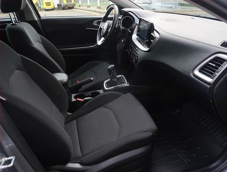 Kia Ceed (2021) Spin 1.5 T-GDI, ČR,1.maj - fotka 9 z 19