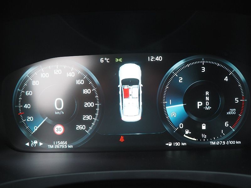 Volvo S90 (2021) B5, AWD, Inscription, 173 kW - fotka 26 z 37
