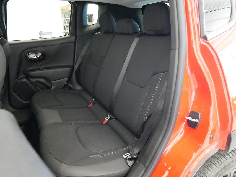 Jeep Renegade - fotka 23 z 24