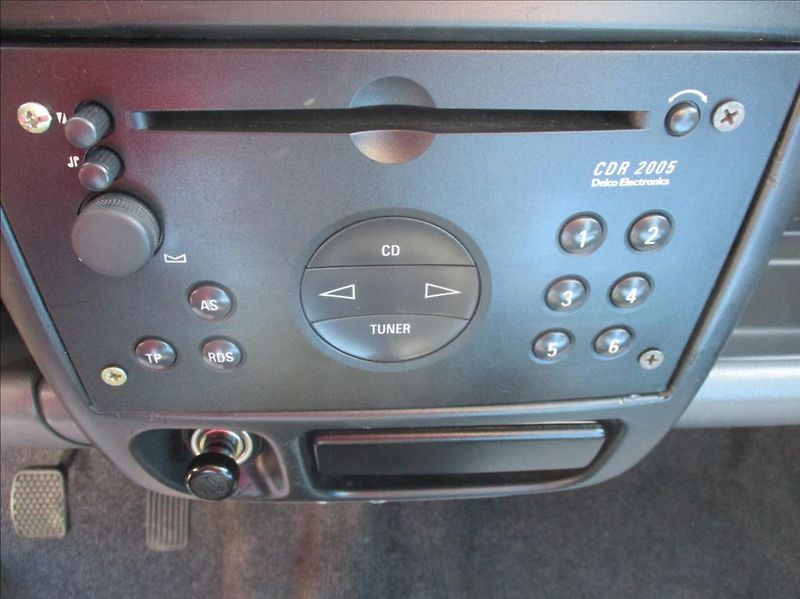 Opel Agila 1,2 i, klima, + letní pneu, - fotka 17 z 23