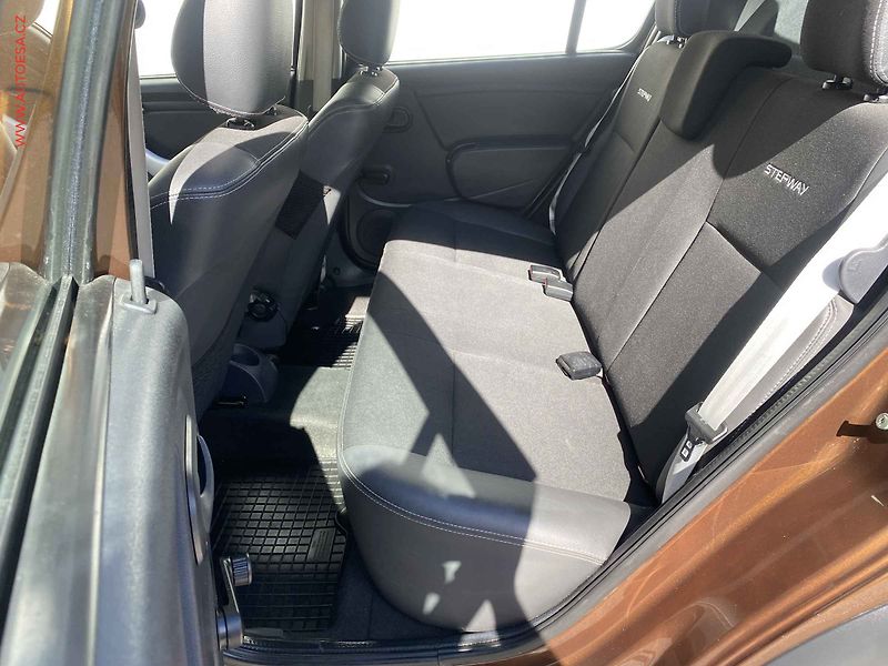 Dacia Sandero (2012) 1.6i, 2.maj, AC - fotka 10 z 15